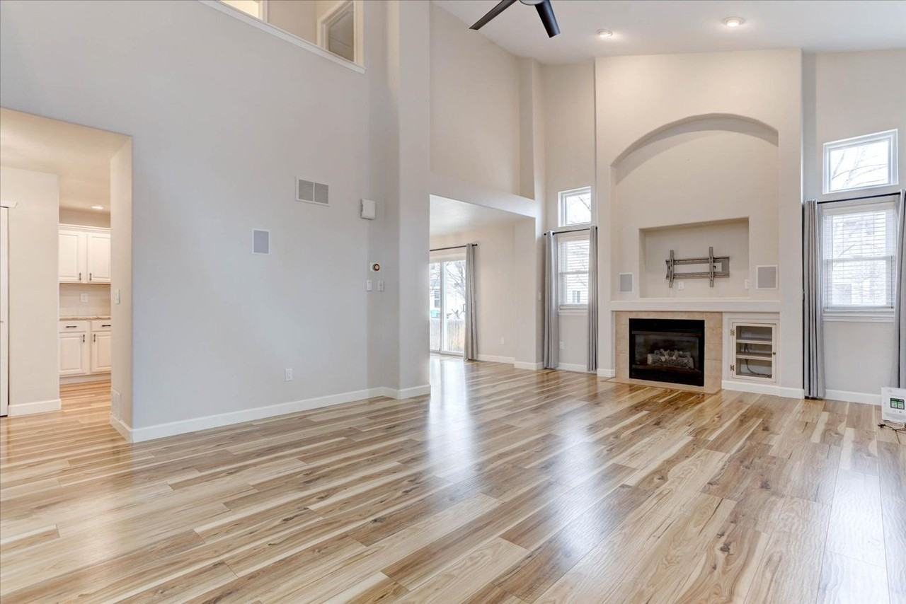 423 Woodson Dr - Photo 3 of 31