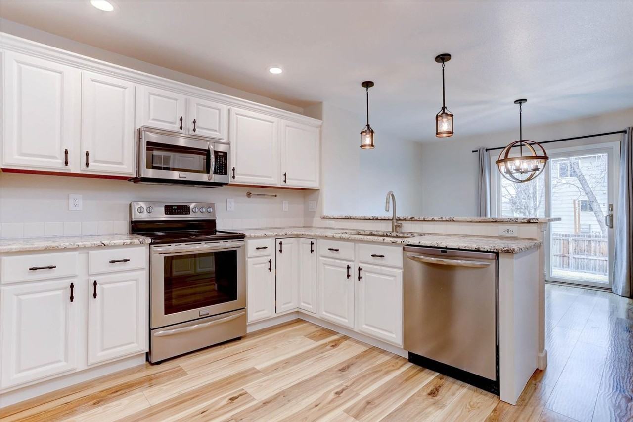 423 Woodson Dr - Photo 5 of 31