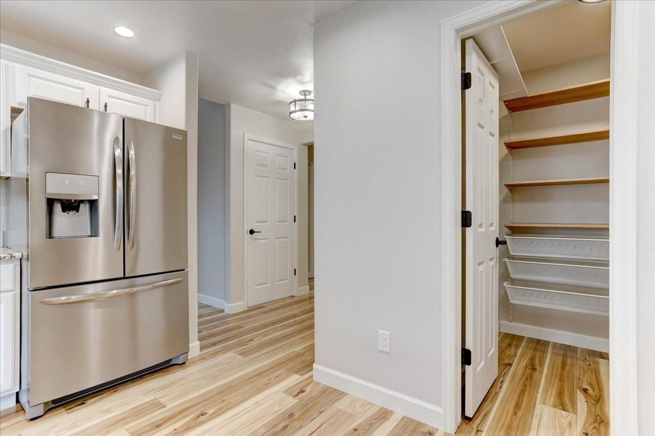 423 Woodson Dr - Photo 6 of 31