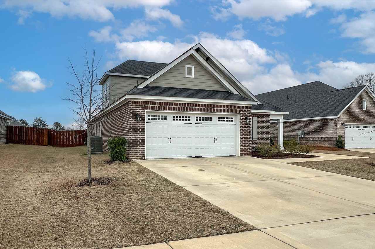 714 Harbin Dr - Photo 2 of 24