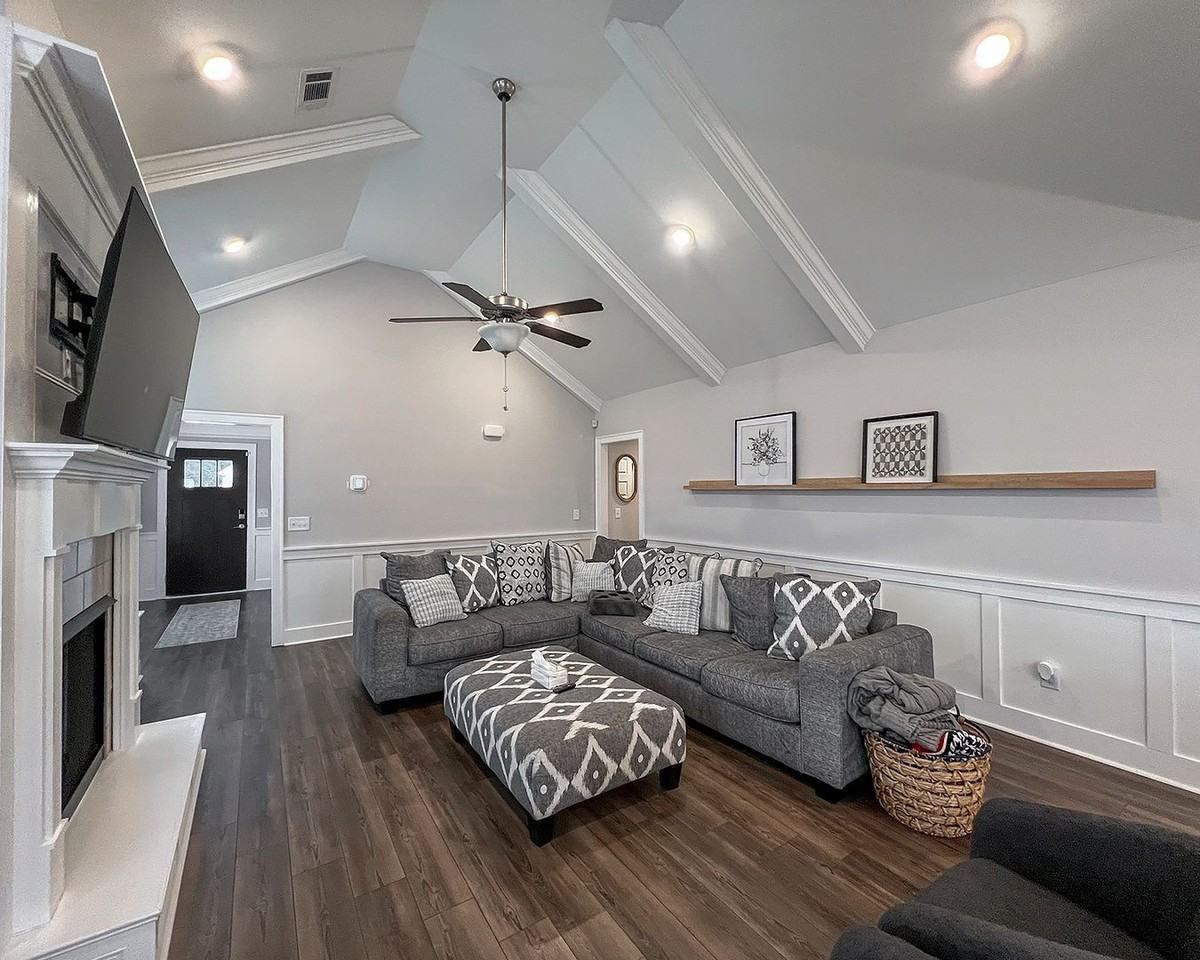 714 Harbin Dr - Photo 4 of 24