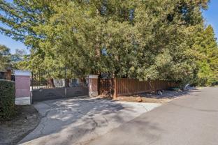 142 Patricia Dr - Photo 1 of 1