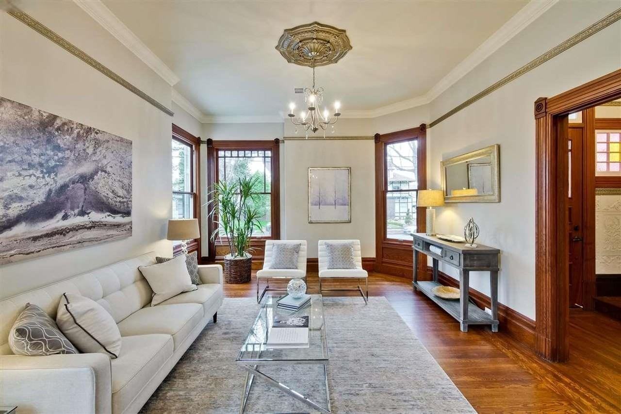 1428 Benton St - Photo 3 of 27