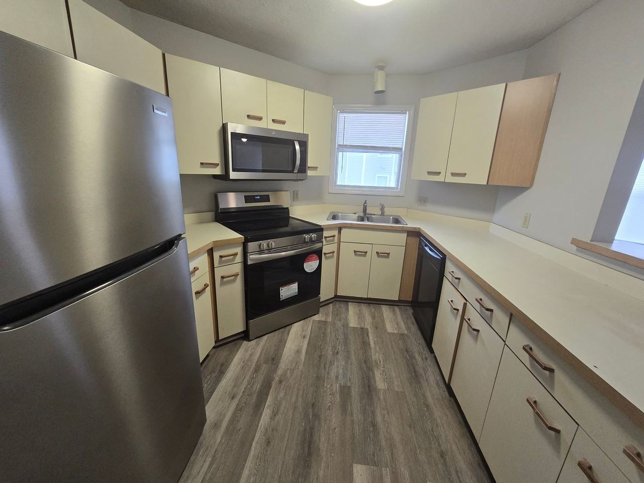 6821 Willowbrook Dr - Photo 4 of 15