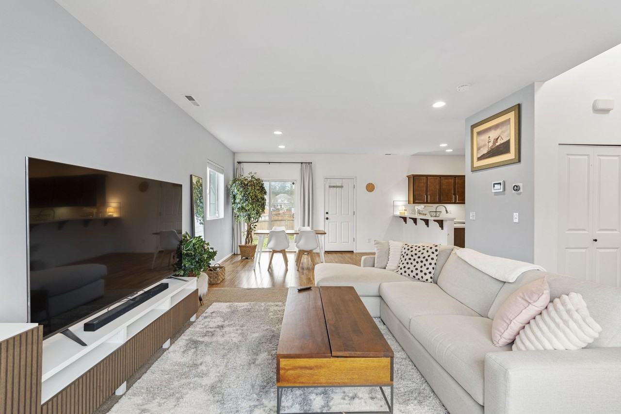 1764 1764 180th Ct St E - Photo 3 of 21