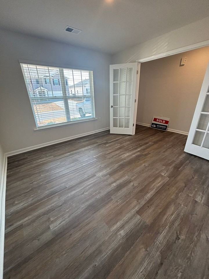 1016 Gagmon Dr - Photo 5 of 26