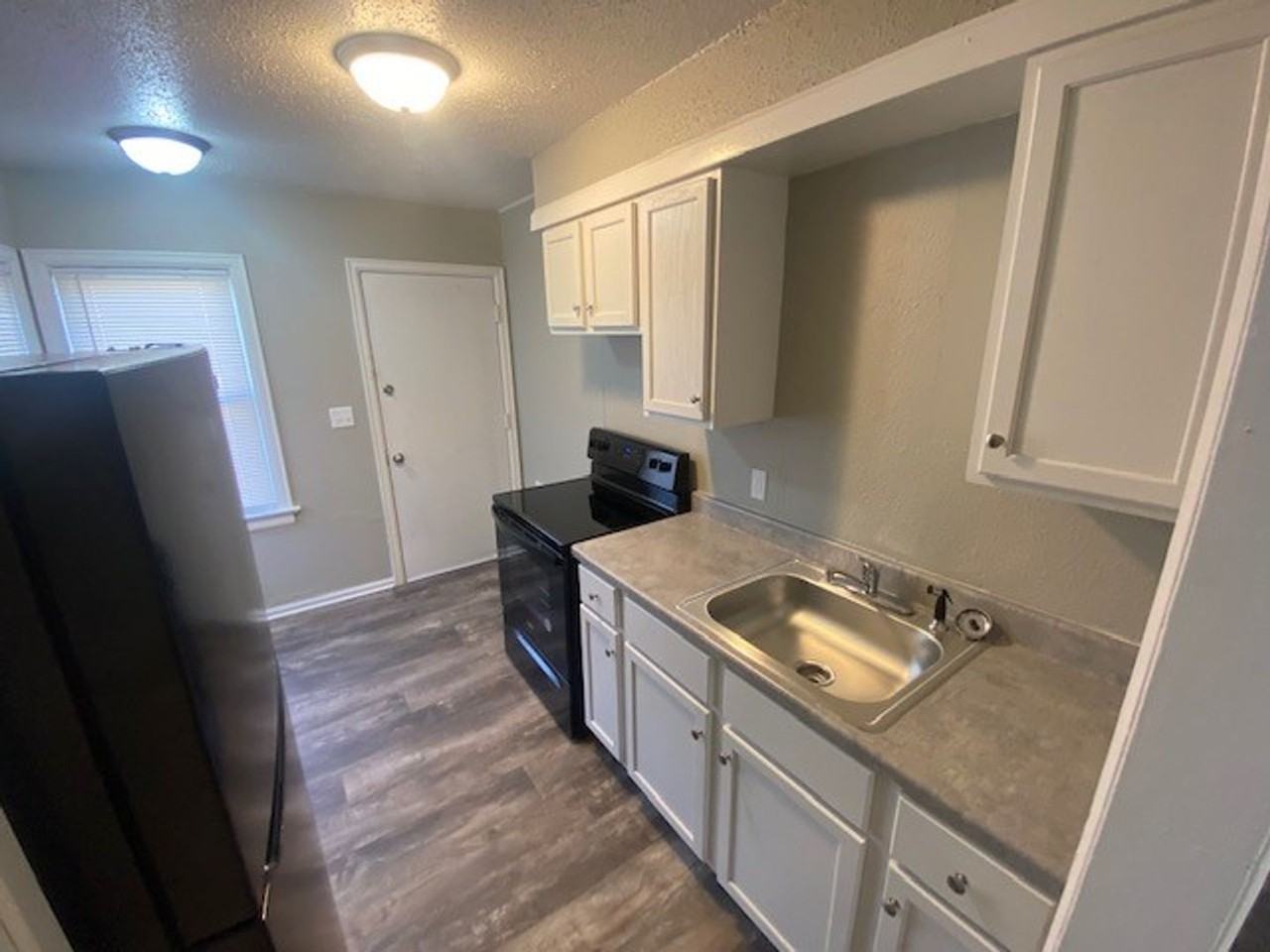 Central Park Apartments - Photo 7 of 42