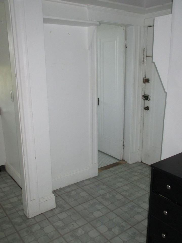 732 Washington St - Photo 7 of 12