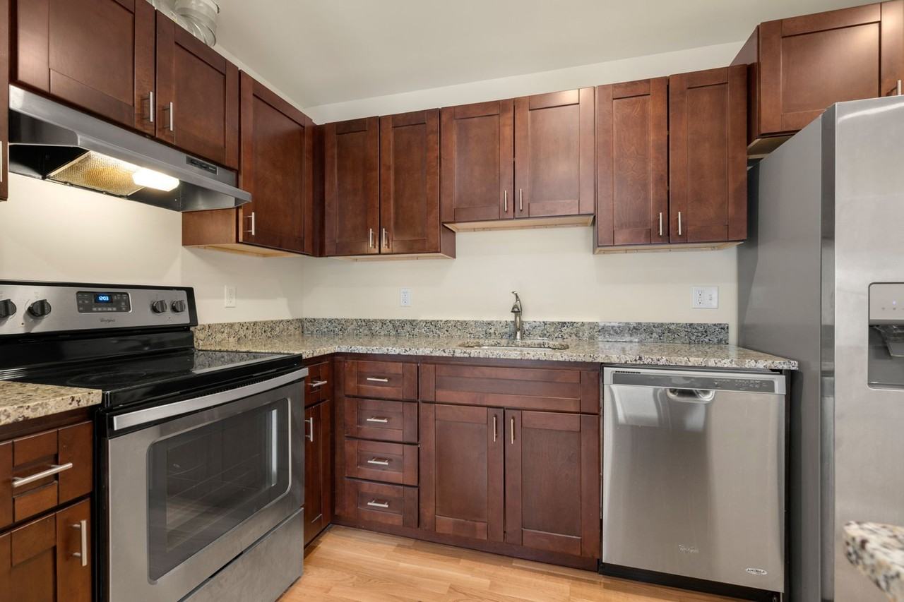 16 Peterborough St - Photo 4 of 15