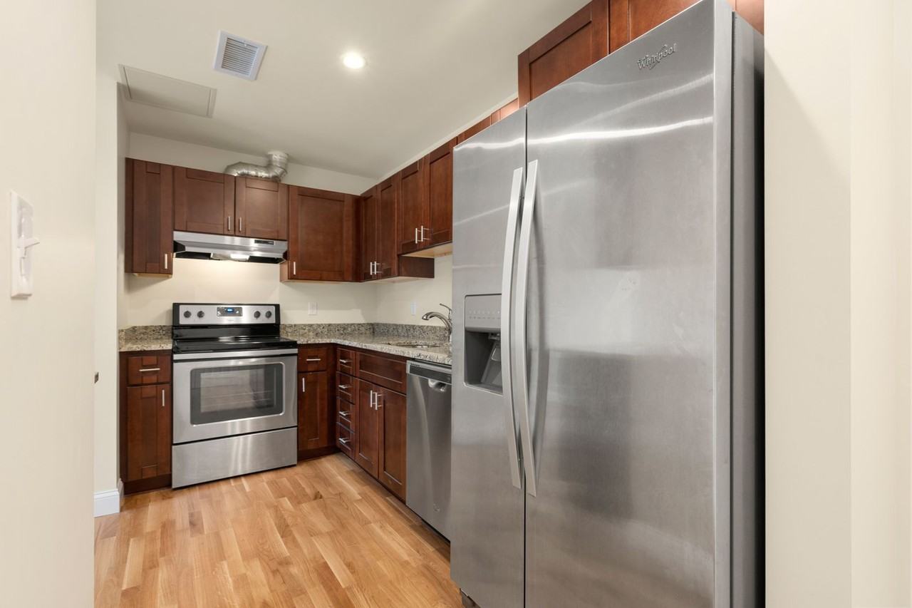 16 Peterborough St - Photo 5 of 15