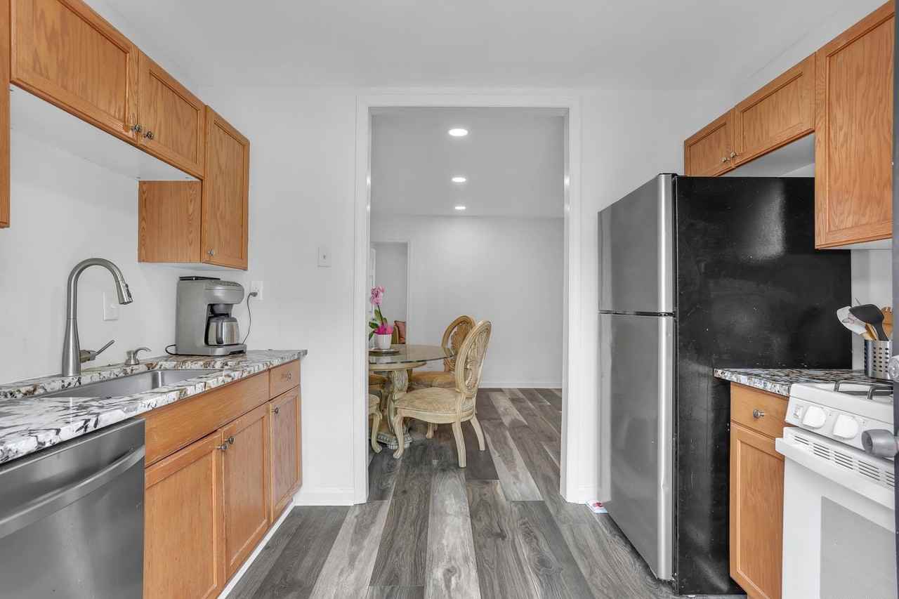 3126 Lynwood Dr Ne - Photo 5 of 37