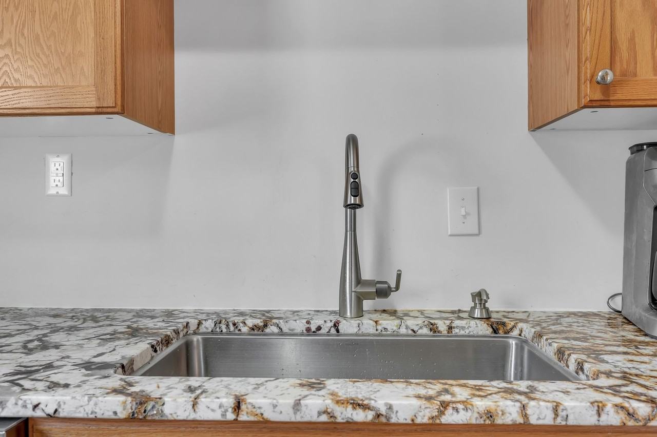 3126 Lynwood Dr Ne - Photo 6 of 37