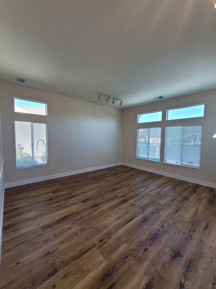 105 Apple Hill Dr - Photo 3 of 29