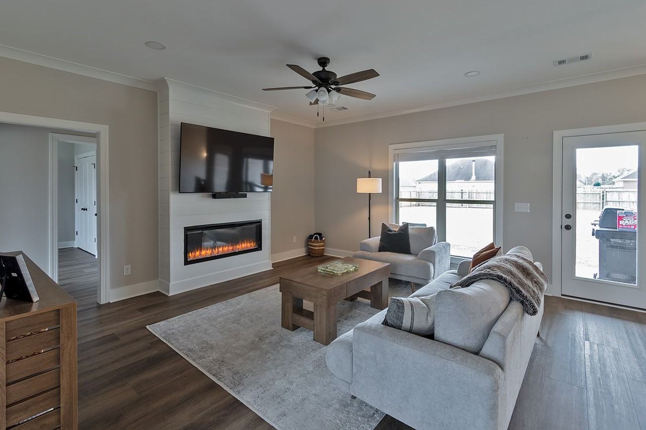 1909 Clearbranch Dr - Photo 4 of 29