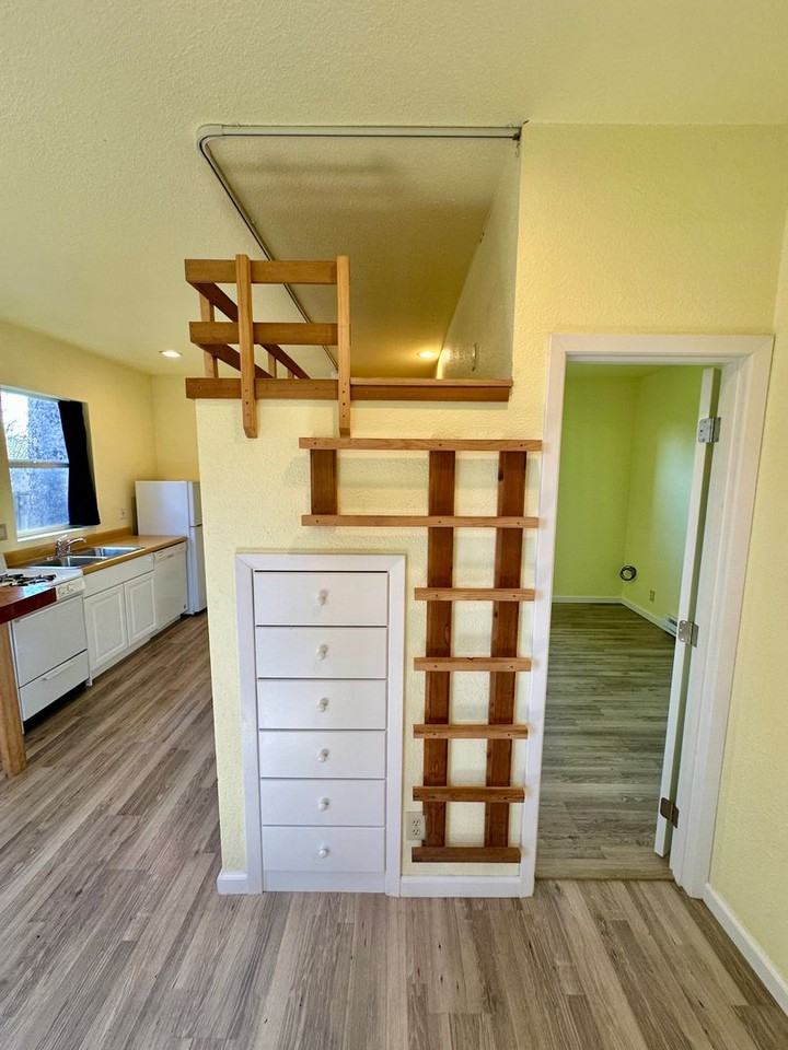 1942 S Gwin Rd - Photo 3 of 15