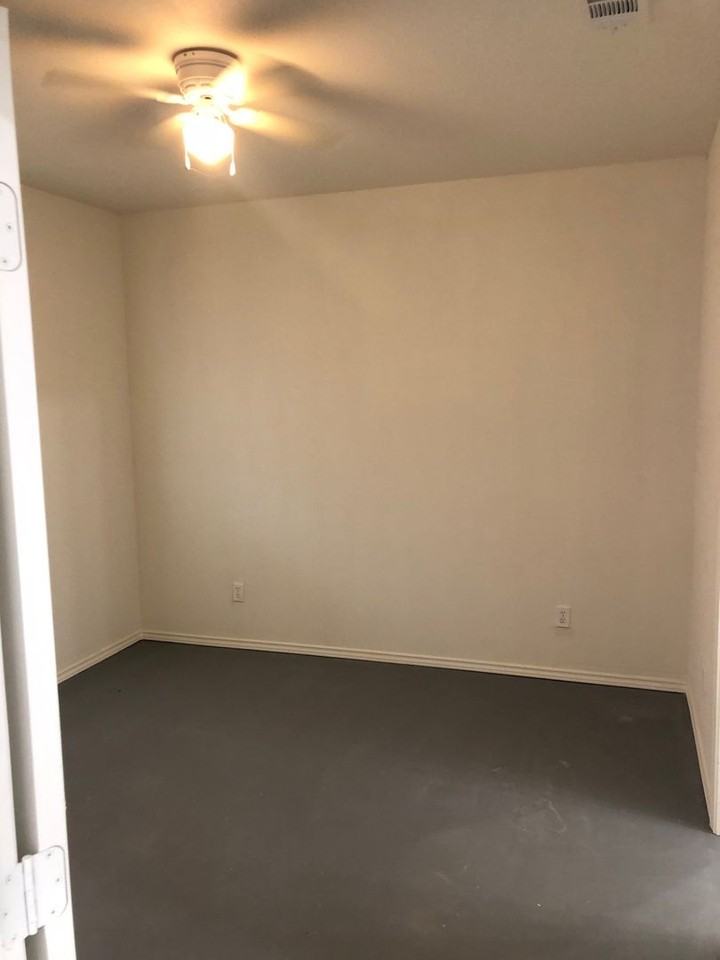 22404 Matins Ln - Photo 2 of 16