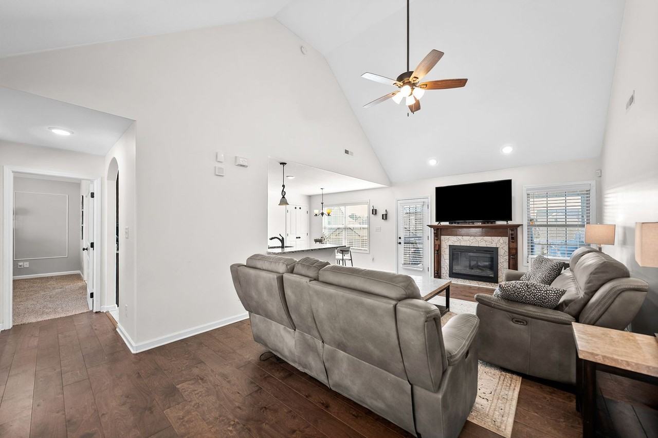 222 Cooper River Way - Photo 6 of 47