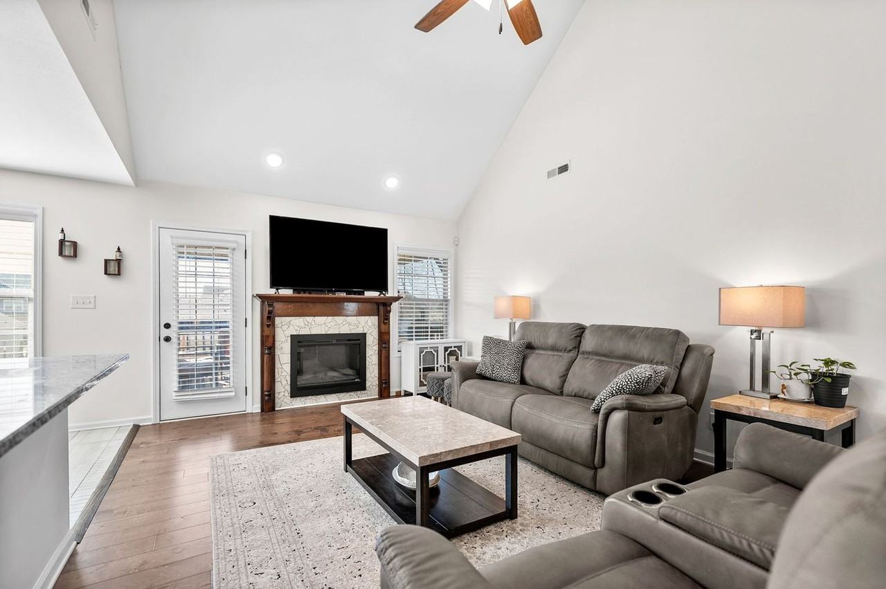 222 Cooper River Way - Photo 7 of 47