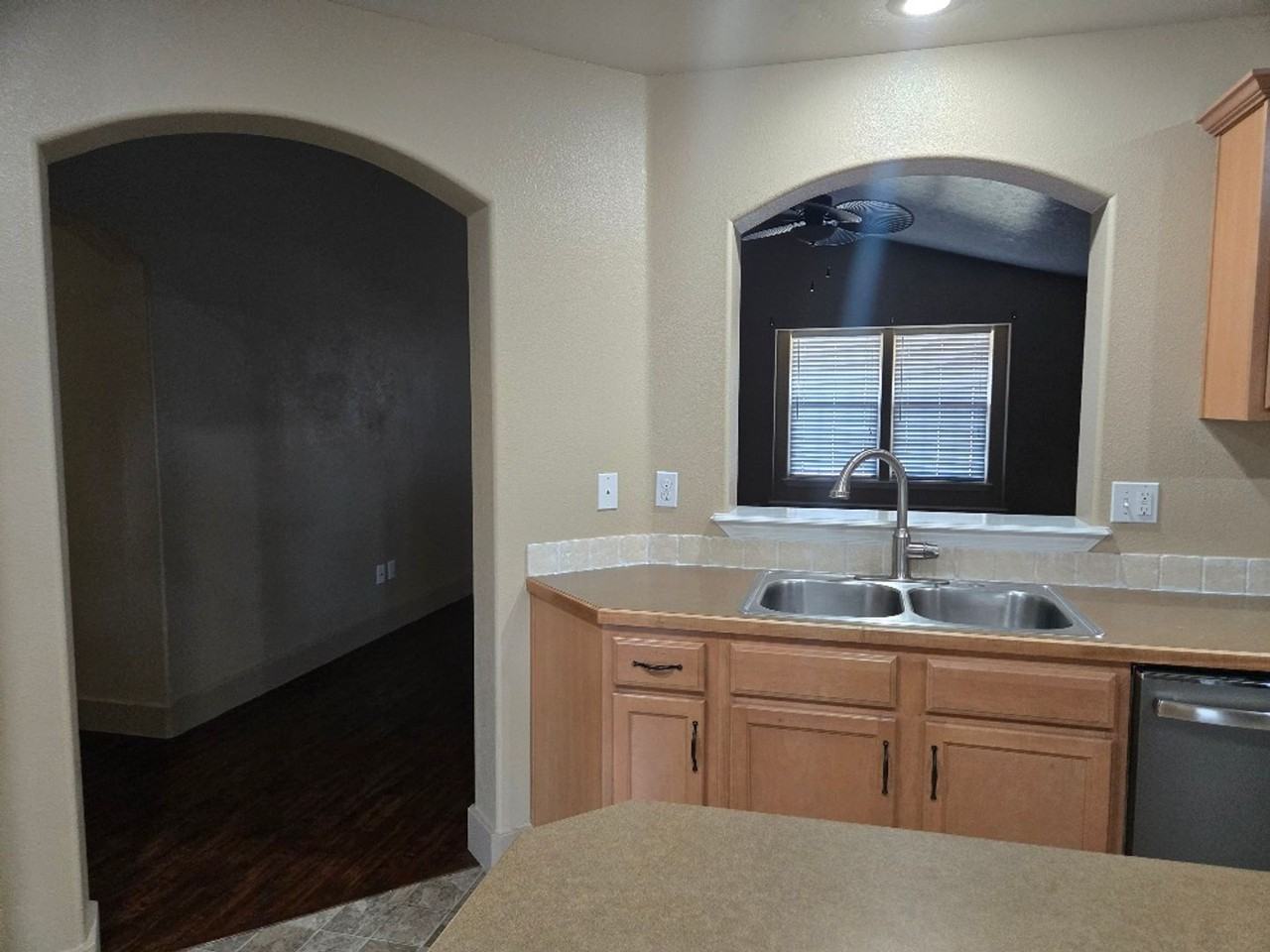 283 E Producer Dr - Photo 5 of 17