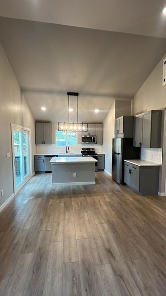 2221 Columbine Ave - Photo 2 of 10