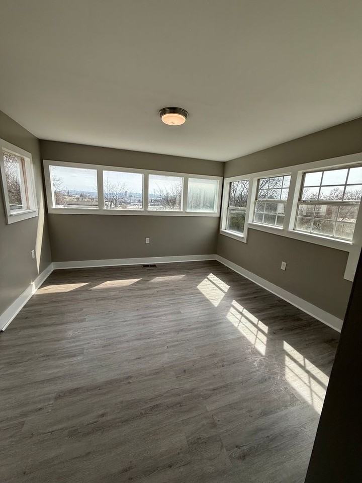 2522 Ramona St - Photo 6 of 13