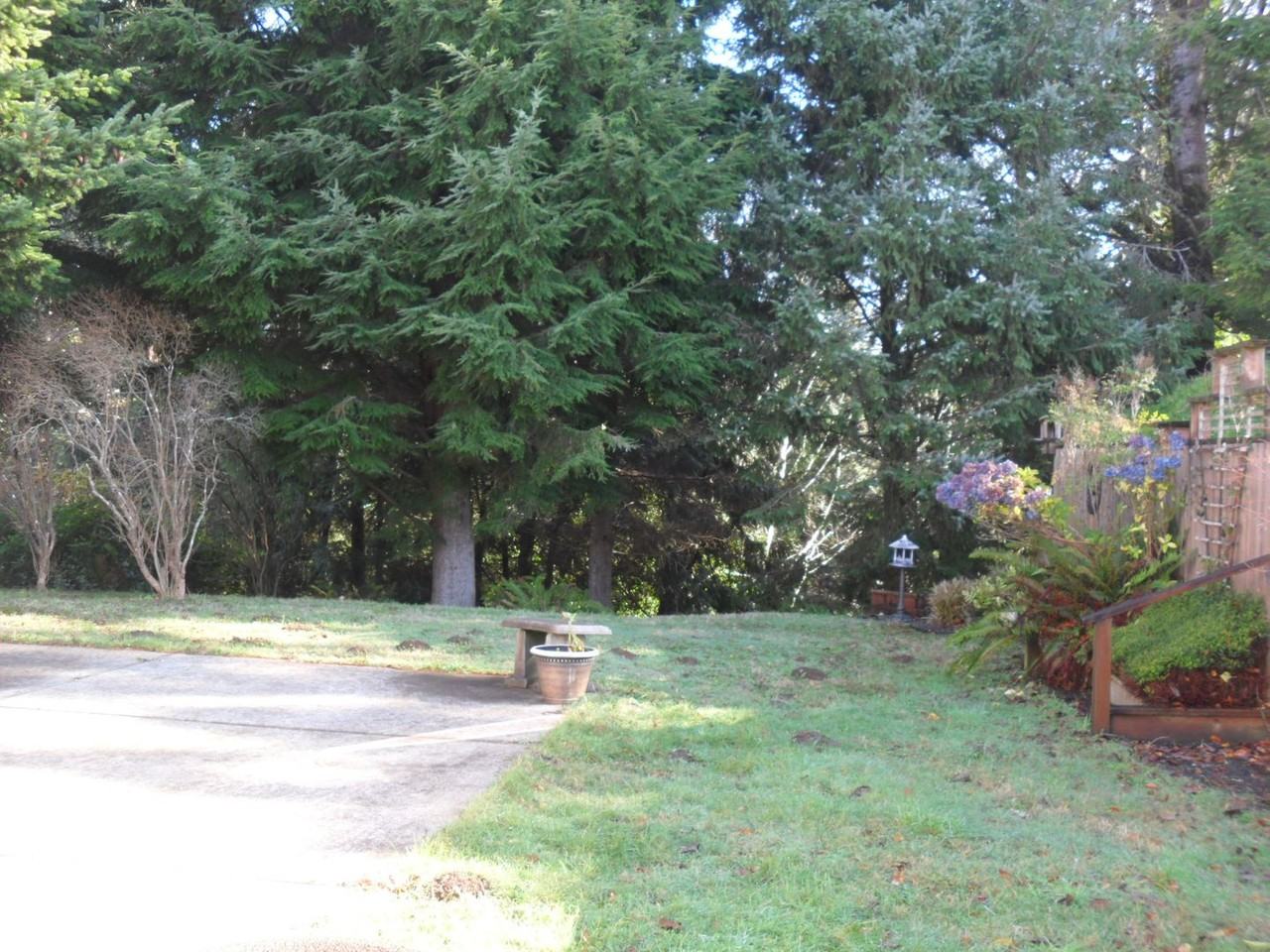 532 Se Reef Ave - Photo 5 of 10