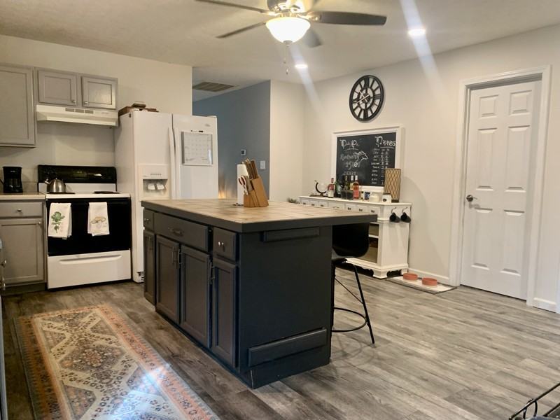 840 Hope St - Photo 4 of 11