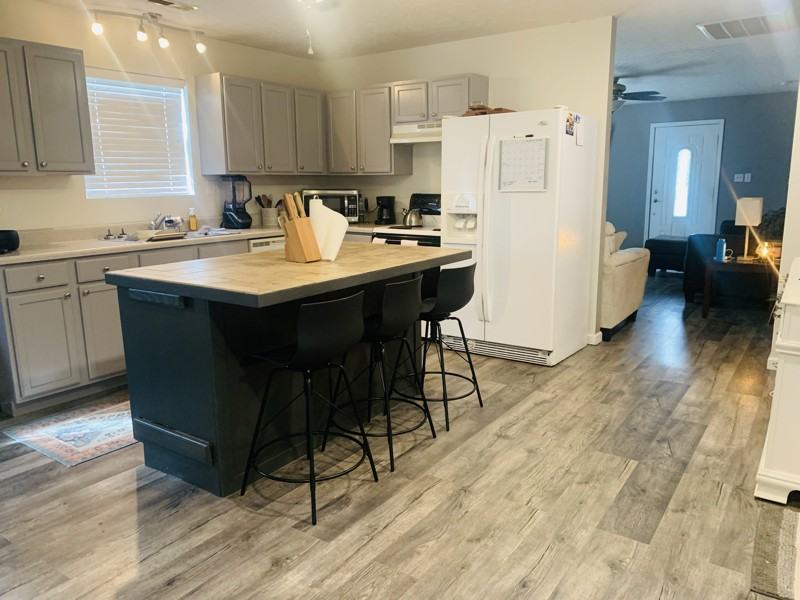 840 Hope St - Photo 5 of 11