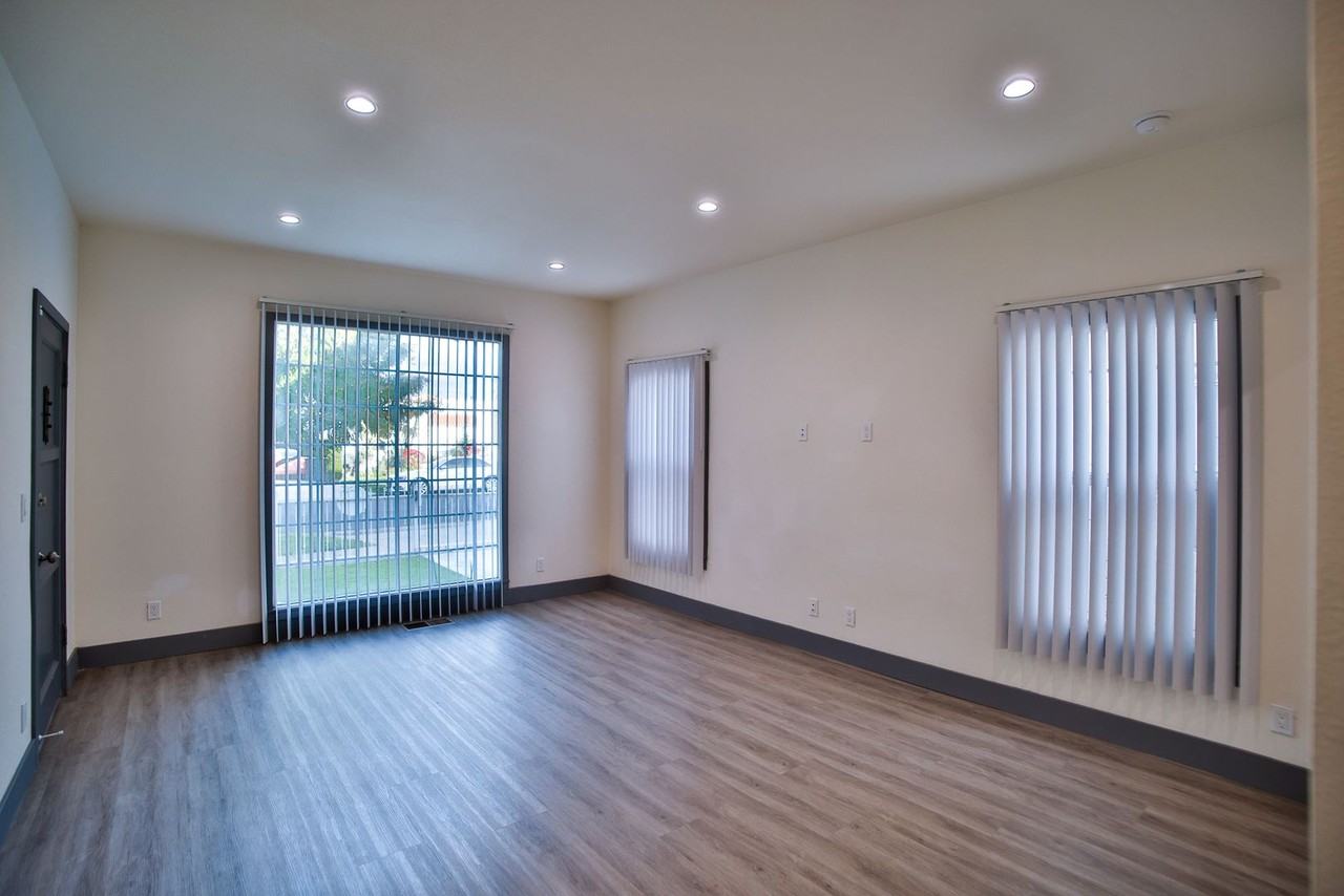 Virginia Apartments - Photo 4 of 12