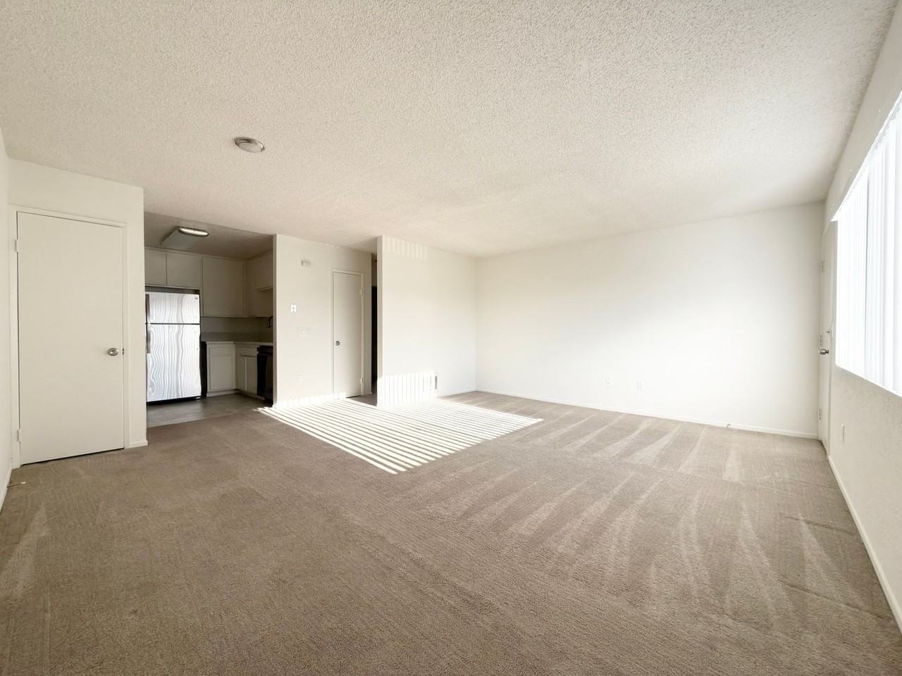 372 Pala Vista Dr - Photo 3 of 19