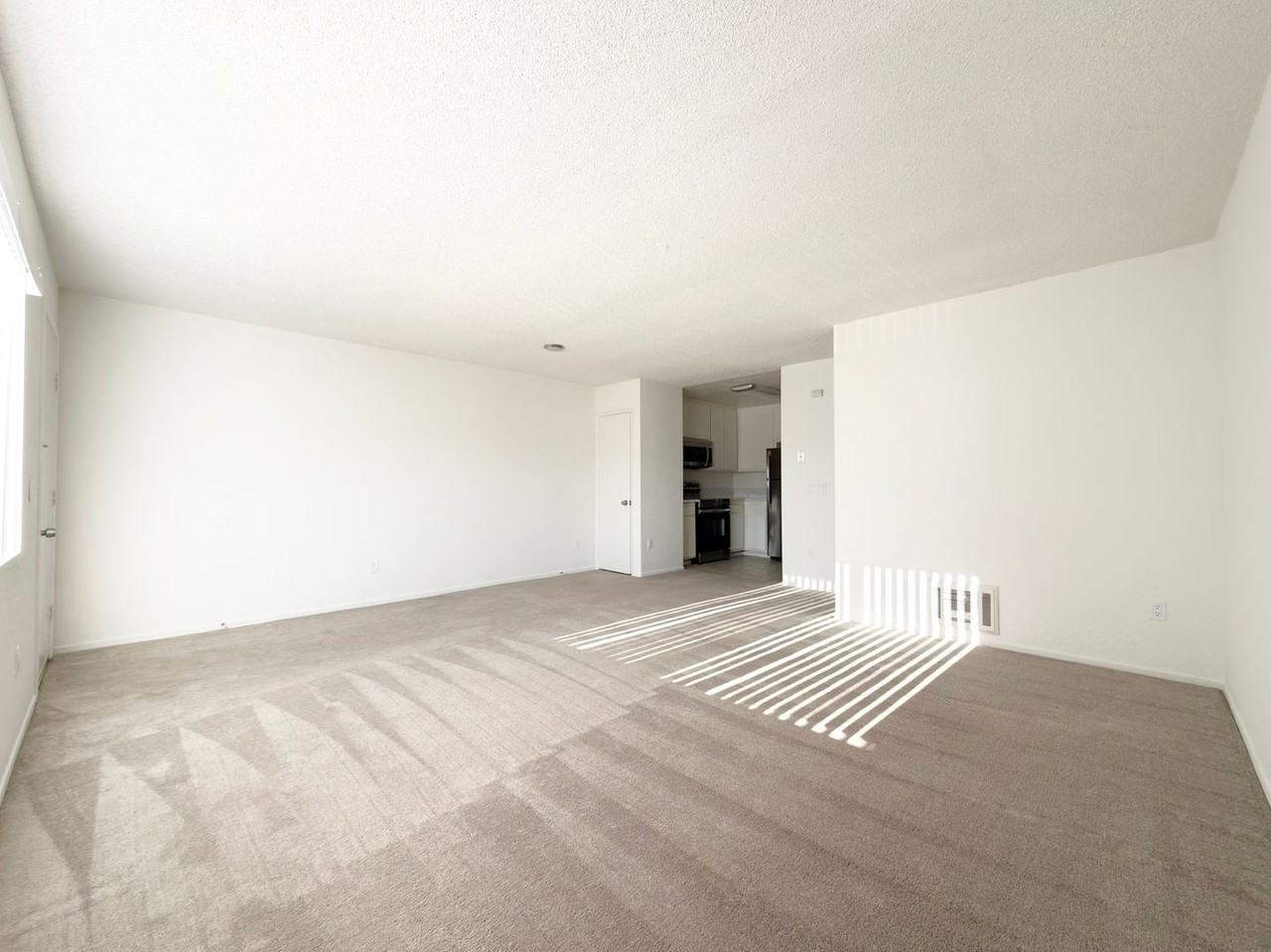 372 Pala Vista Dr - Photo 5 of 19