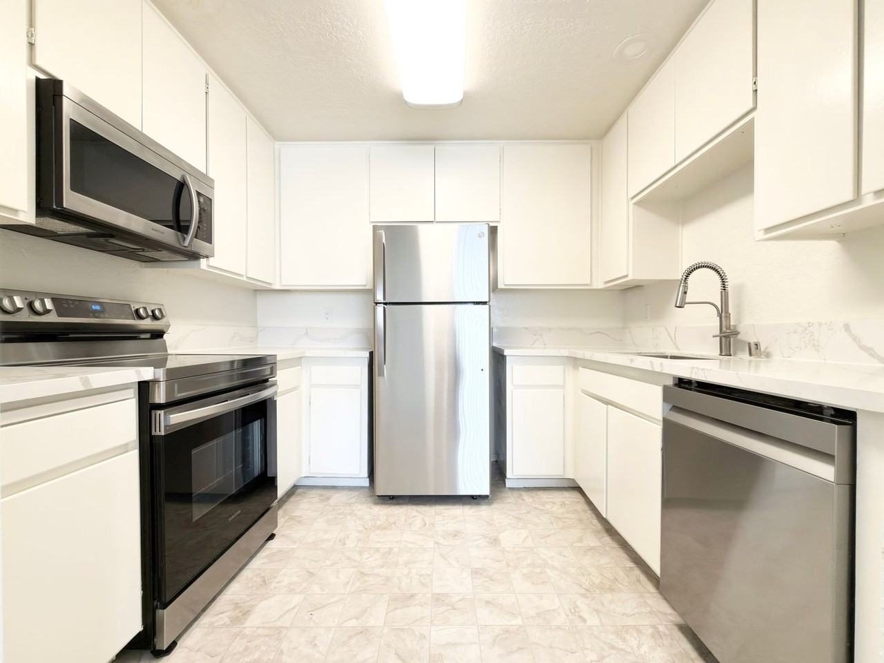 372 Pala Vista Dr - Photo 6 of 19