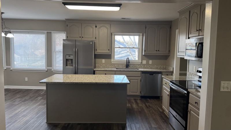 350 Revere Rd - Photo 3 of 20