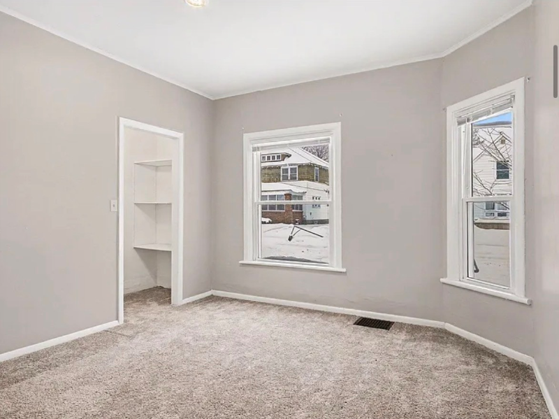 1325 Buffalo Ave Ne - Photo 5 of 10