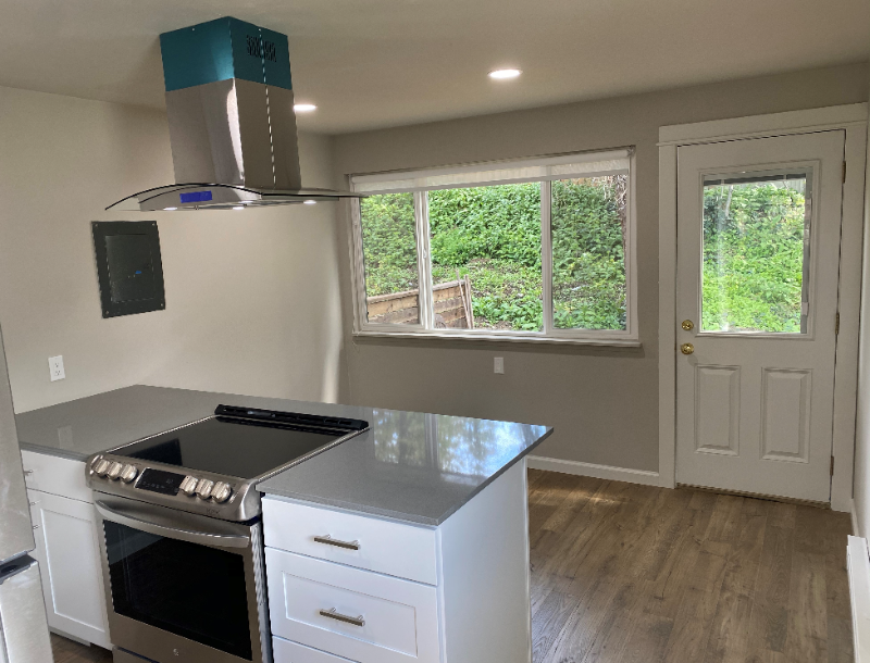 14330 Stone Ave N - Photo 5 of 11