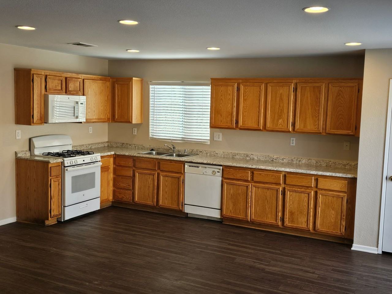 137 Ropango Way - Photo 5 of 17