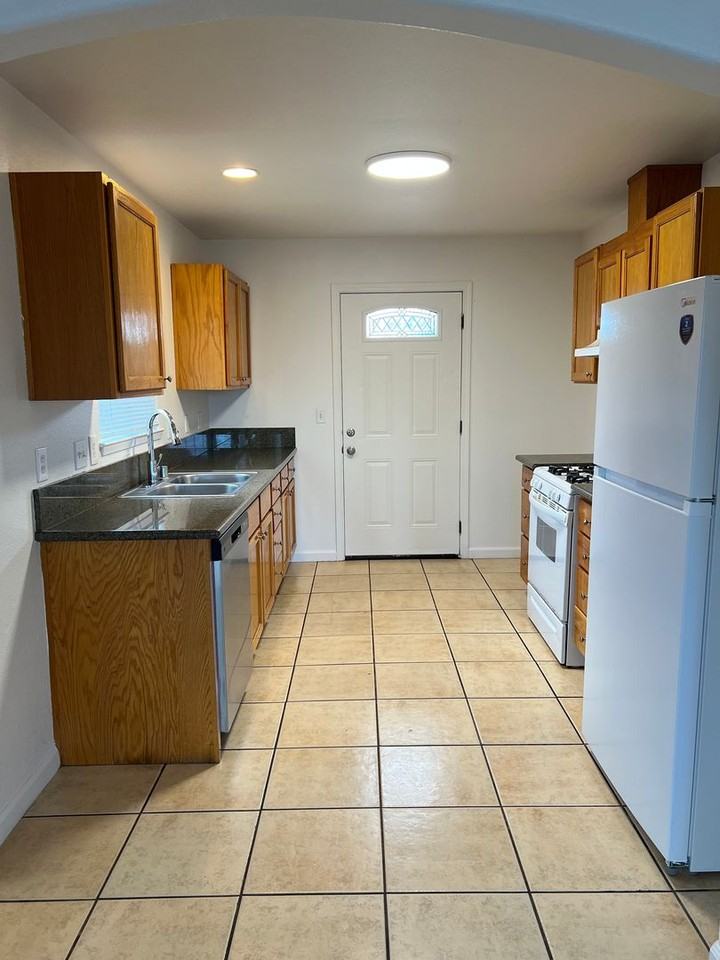 3732 Belden St - Photo 5 of 15