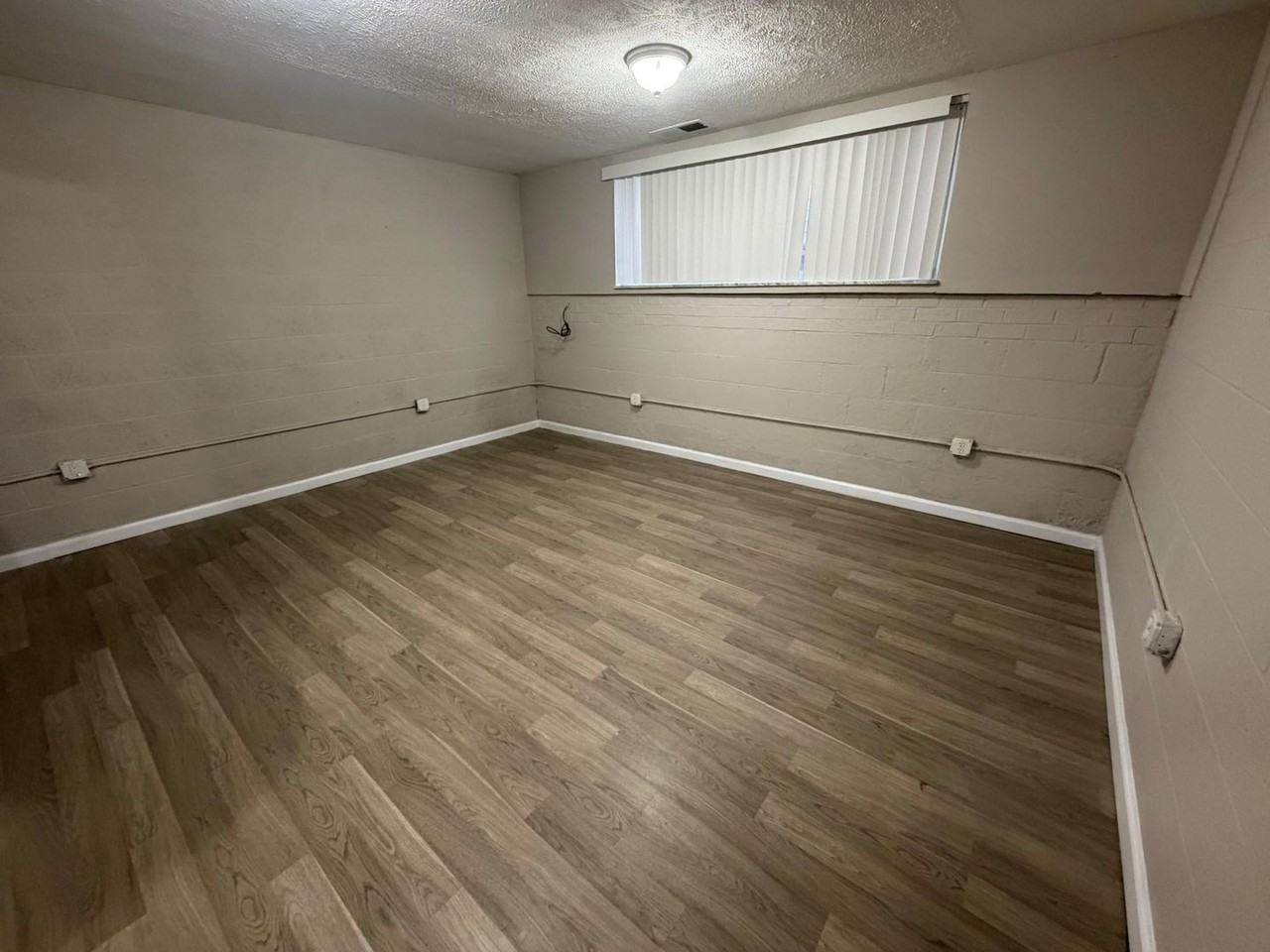 47 Rhodes Ave - Photo 6 of 14