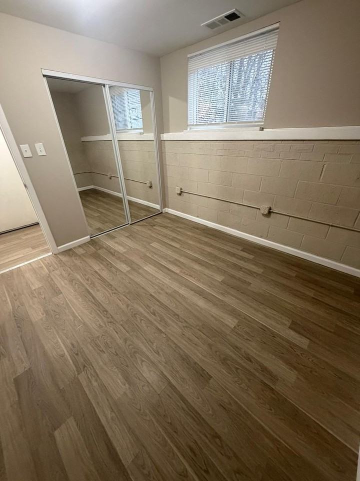 47 Rhodes Ave - Photo 7 of 14