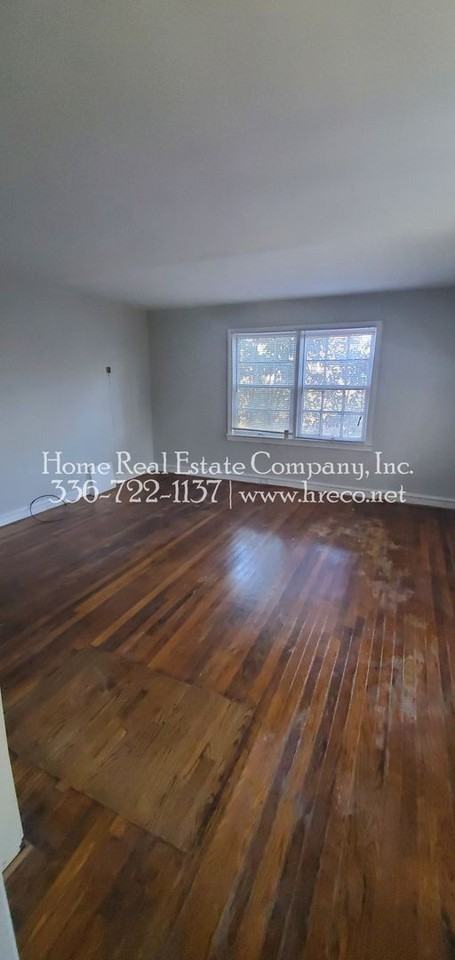 421 E 27th St - Photo 2 of 7