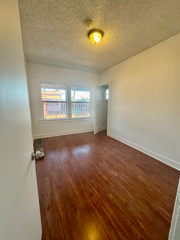 250 1/2 W 49th St #1 - Photo 4 of 7