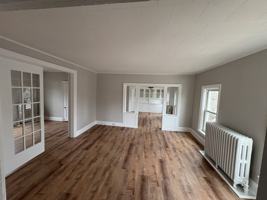 featured image of 302 W 10th Ave