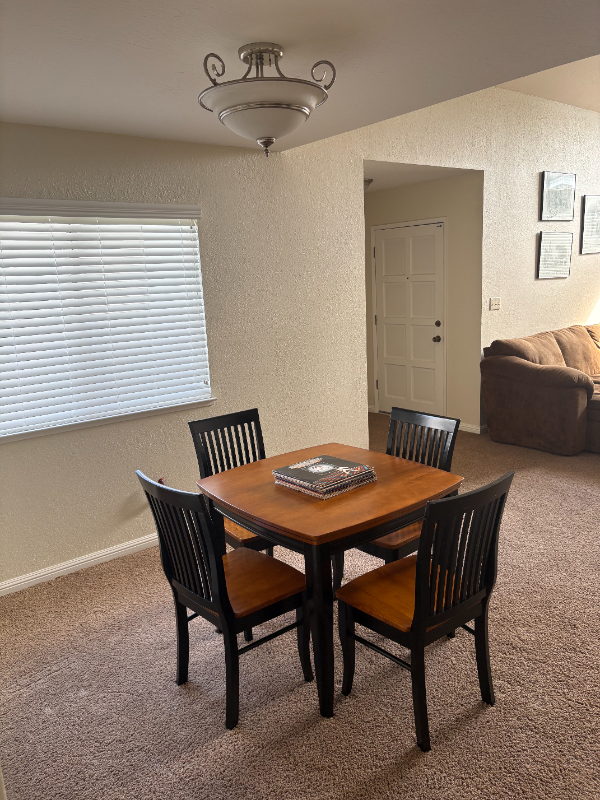 1070 Cumberland Pl - Photo 2 of 4