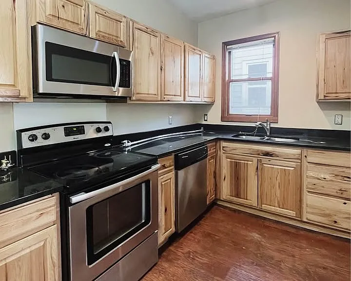 962 6th St E #1 - Photo 2 of 13