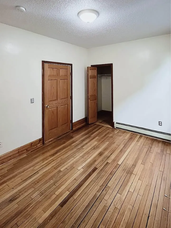 962 6th St E #1 - Photo 6 of 13