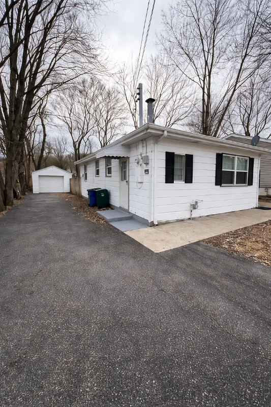 40 Connolly Dr - Photo 4 of 12