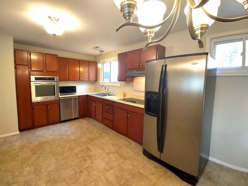 7411 Griffin Ave - Photo 3 of 18