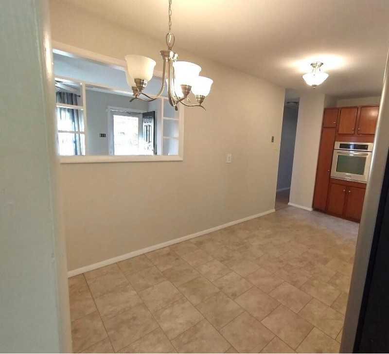 7411 Griffin Ave - Photo 4 of 18