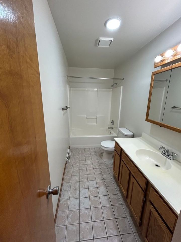 1377 Lawson Ln - Photo 6 of 14