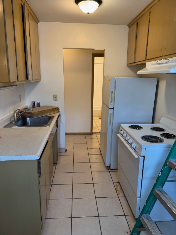 1161 Saint Clair Ave #6 - Photo 7 of 15